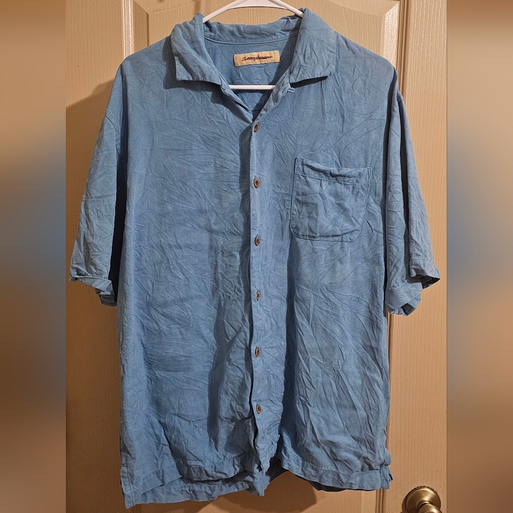 Tommy‎ Bahama Large 100% Silk Blue Button Down Short Sleeve Shirt